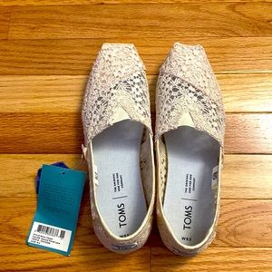 Toms Natural Floral Lace classic style